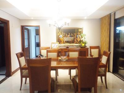 Casa de 4 alcobas en arriendo en El Poblado, Medellín, 450 m² · foto 2 de 18