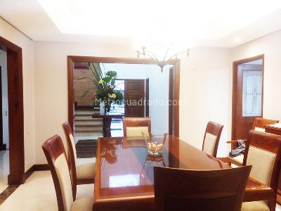 Casa de 4 alcobas en arriendo en El Poblado, Medellín, 450 m² · foto 3 de 18