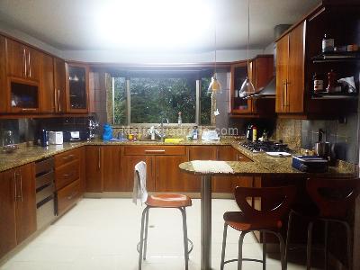 Casa de 4 alcobas en arriendo en El Poblado, Medellín, 450 m² · foto 4 de 18