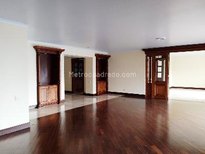 Apartamento en venta en El Poblado, Medellín · foto 2 de 20