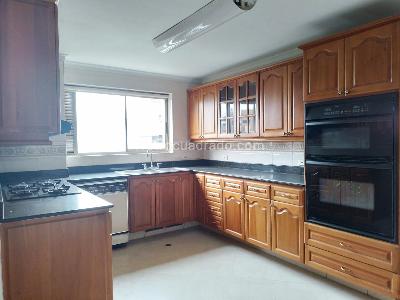 Apartamento en venta en El Poblado, Medellín · foto 3 de 20