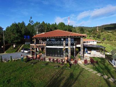 Casa de 4 alcobas en venta en Envigado, Envigado, 375 m² · foto 14 de 16
