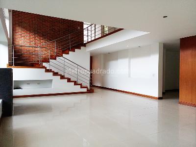 Casa de 3 alcobas en venta en Envigado, Envigado, 334 m² · foto 3 de 20