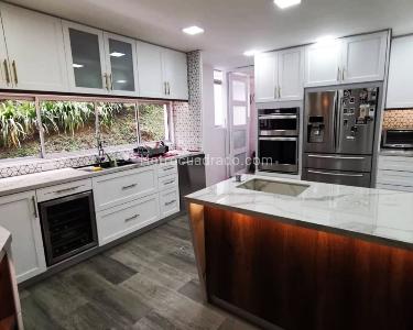 Casa de 3 alcobas en venta en El Poblado, Medellín, 510 m² · foto 5 de 17