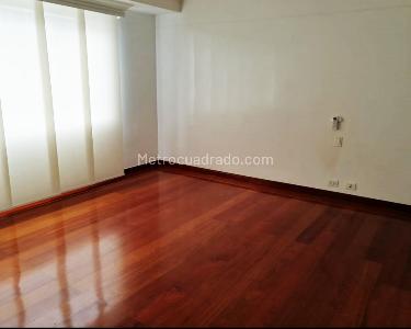 Casa de 3 alcobas en venta en El Poblado, Medellín, 510 m² · foto 8 de 17