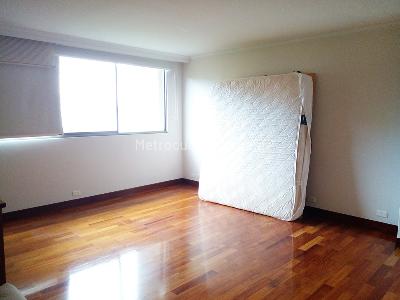 Apartamento de 3 alcobas en venta en El Poblado, Medellín, 262 m² · foto 10 de 16