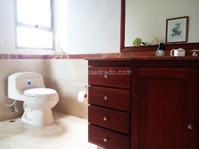 Apartamento de 3 alcobas en venta en El Poblado, Medellín, 262 m² · foto 13 de 16