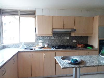 Apartamento de 3 alcobas en venta en El Poblado, Medellín, 262 m² · foto 6 de 16