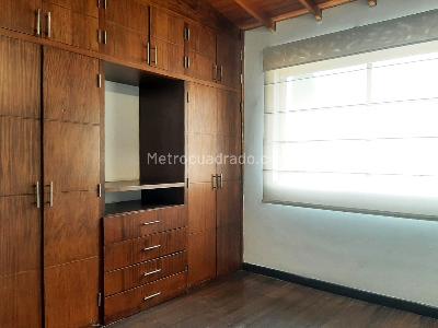 Casa de 4 alcobas en venta en El Poblado, Medellín, 234 m² · foto 14 de 18