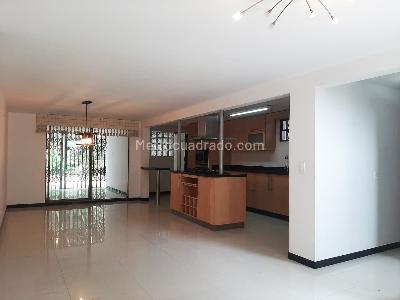 Casa de 4 alcobas en venta en El Poblado, Medellín, 234 m² · foto 2 de 18