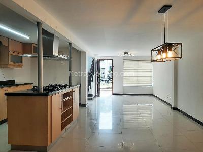 Casa de 4 alcobas en venta en El Poblado, Medellín, 234 m² · foto 4 de 18