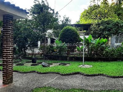 Casa de 4 alcobas en venta en Envigado, Envigado, 307 m² · foto 13 de 14