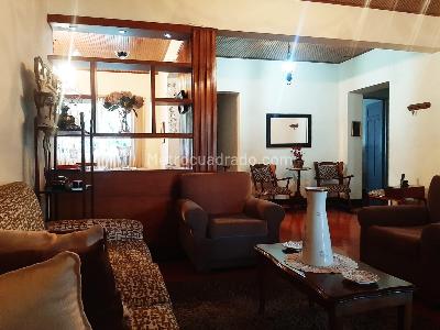 Casa de 4 alcobas en venta en Envigado, Envigado, 307 m² · foto 3 de 14