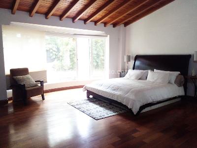Casa de 3 alcobas en venta en El Poblado, Medellín, 360 m² · foto 11 de 18