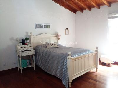 Casa de 3 alcobas en venta en El Poblado, Medellín, 360 m² · foto 13 de 18