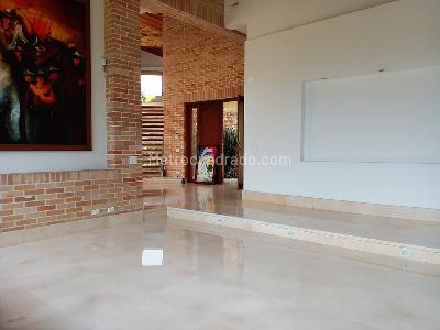 Casa de 5 alcobas en venta en Envigado, Envigado, 700 m² · foto 3 de 20