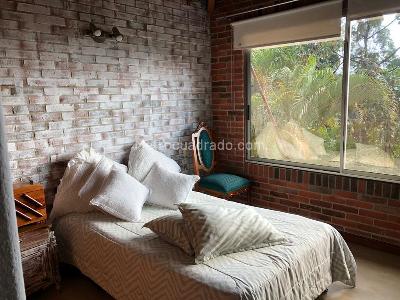 Casa de 3 alcobas en venta en El Poblado, Medellín, 240 m² · foto 11 de 14