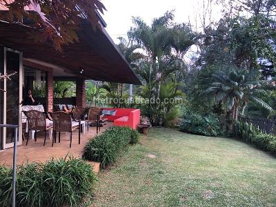 Casa de 3 alcobas en venta en El Poblado, Medellín, 240 m² · foto 13 de 14