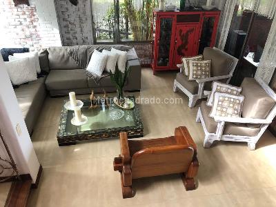 Casa de 3 alcobas en venta en El Poblado, Medellín, 240 m² · foto 2 de 14