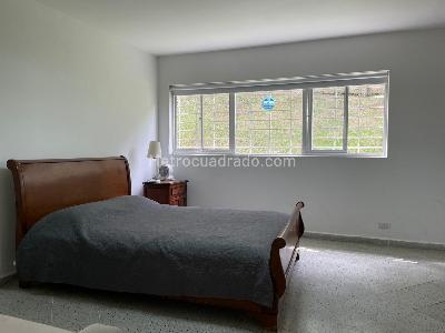 Casa de 4 alcobas en venta en El Poblado, Medellín, 500 m² · foto 11 de 19