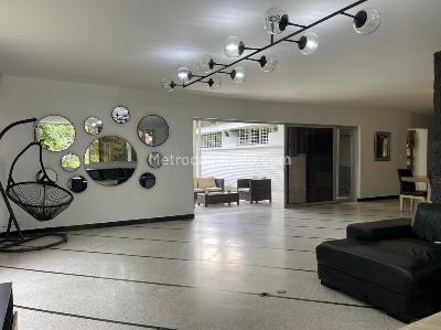 Casa de 4 alcobas en venta en El Poblado, Medellín, 500 m² · foto 4 de 19