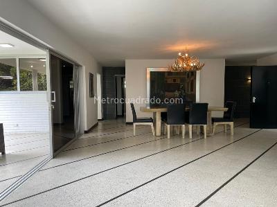 Casa de 4 alcobas en venta en El Poblado, Medellín, 500 m² · foto 5 de 19