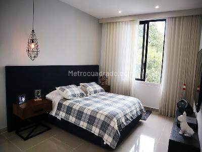 Casa de 4 alcobas en venta en El Poblado, Medellín, 720 m² · foto 12 de 20