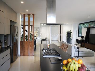 Casa de 4 alcobas en venta en El Poblado, Medellín, 720 m² · foto 8 de 20