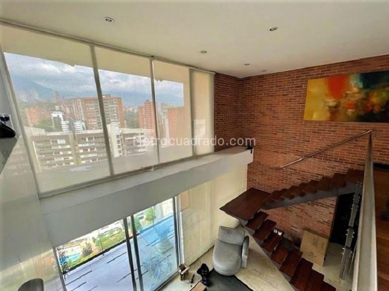 Spacious 4BR Apartment in Los Gonzales, El Poblado - 8