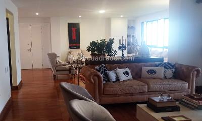 Apartamento en venta en El Poblado, Medellín · foto 2 de 17