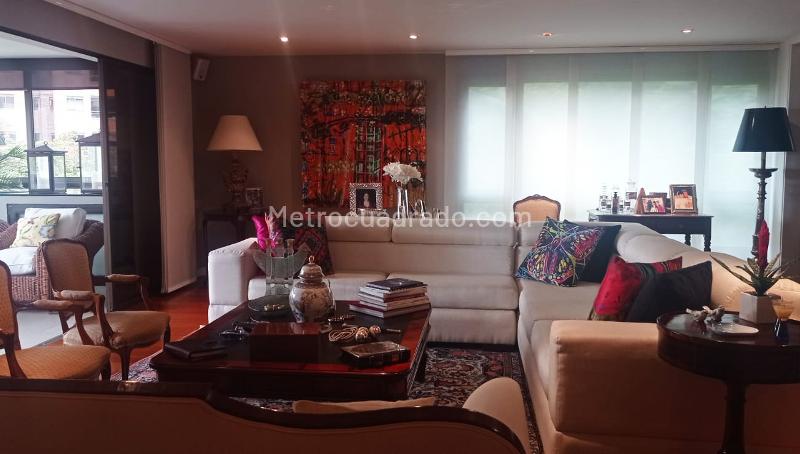Furnished 3BR Apartment with Social Areas in El Poblado