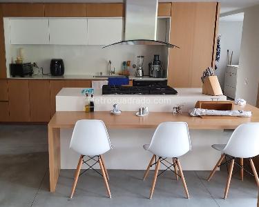 Apartamento de 3 alcobas en venta en El Poblado, Medellín, 330 m² · foto 4 de 15