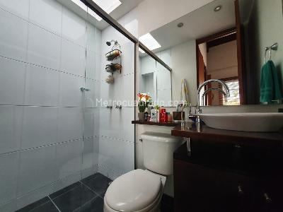 Casa de 3 alcobas en venta en El Poblado, Medellín, 269 m² · foto 12 de 16