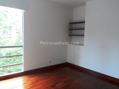 Apartamento de 3 alcobas en venta en El Poblado, Medellín, 246 m² · foto 12 de 16