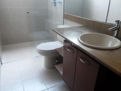 Apartamento de 3 alcobas en venta en El Poblado, Medellín, 246 m² · foto 13 de 16