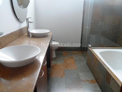 Apartamento de 3 alcobas en venta en El Poblado, Medellín, 246 m² · foto 15 de 16