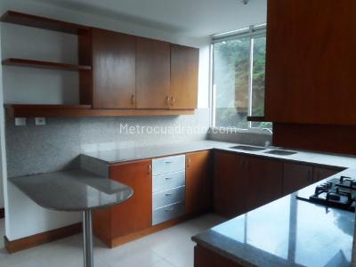 Apartamento de 3 alcobas en venta en El Poblado, Medellín, 246 m² · foto 4 de 16