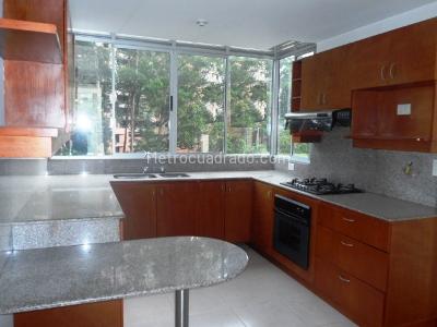 Apartamento de 3 alcobas en venta en El Poblado, Medellín, 246 m² · foto 5 de 16