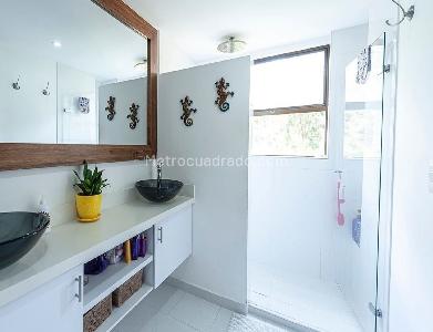 Apartamento de 3 alcobas en venta en La Florida, Medellín, 262 m² · foto 14 de 15