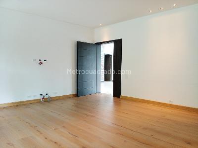 Casa de 4 alcobas en venta en El Poblado, Medellín, 800 m² · foto 11 de 19