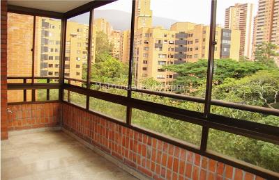 Apartamento de 3 alcobas en venta en La Florida, Medellín, 211 m² · foto 14 de 15