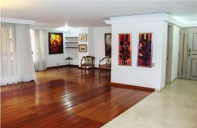 Apartamento de 3 alcobas en venta en La Florida, Medellín, 211 m² · foto 3 de 15