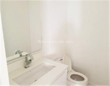 Apartamento de 3 alcobas en venta en El Castillo, Medellín, 220 m² · foto 11 de 12