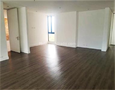 Apartamento de 3 alcobas en venta en El Castillo, Medellín, 220 m² · foto 2 de 12