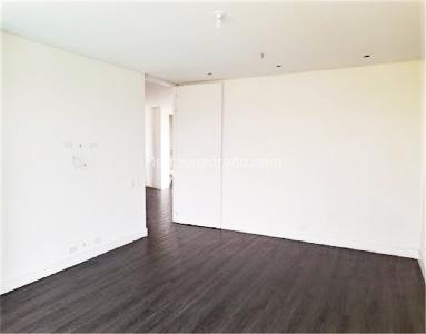 Apartamento de 3 alcobas en venta en El Castillo, Medellín, 220 m² · foto 5 de 12