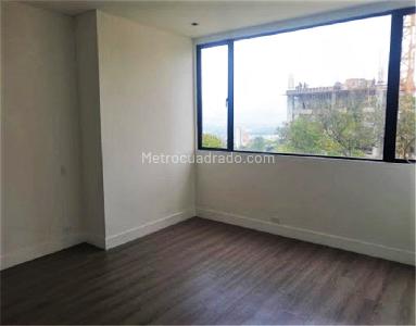 Apartamento de 3 alcobas en venta en El Castillo, Medellín, 220 m² · foto 7 de 12