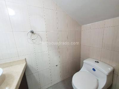 Casa de 3 alcobas en arriendo en Envigado, Medellín, 260 m² · foto 13 de 16