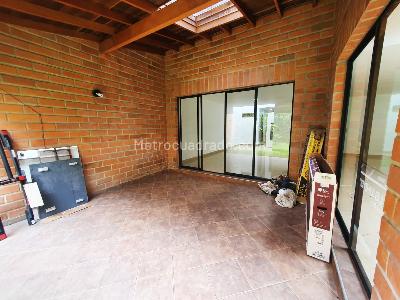 Casa de 3 alcobas en arriendo en Envigado, Medellín, 260 m² · foto 15 de 16