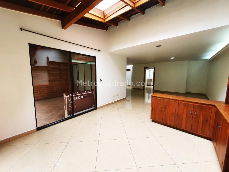 Cozy 3BR House with Garden in Castropol - 3