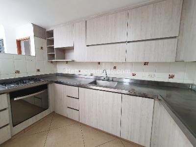Casa de 3 alcobas en arriendo en Envigado, Medellín, 260 m² · foto 4 de 16